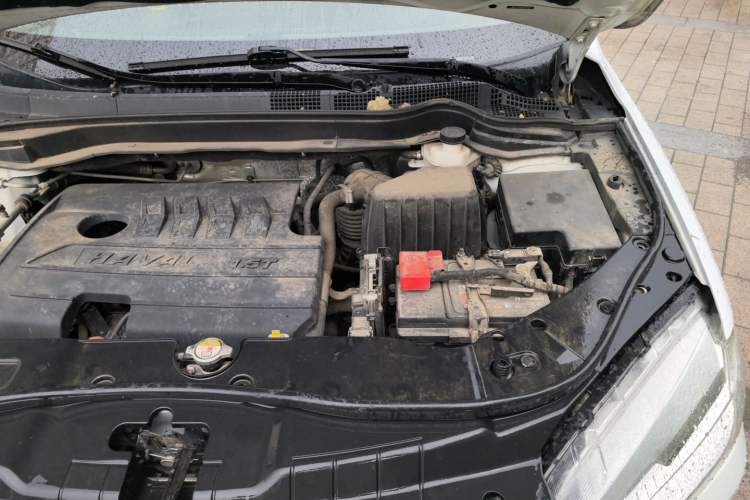 Used Haval H6 2019 Sport Edition 1.5T Automatic Two-Wheel Drive Elite Model China VI Engine Bay Left