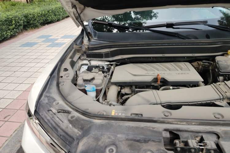 Used Haval H6 2019 1.5 GDIT Automatic Luxury Smart Connect Version China VI Standard Engine Bay Right