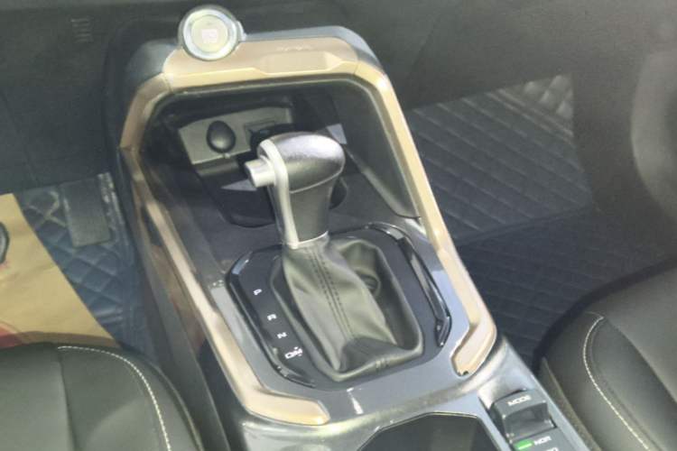 Used Haval H6 2019 Red Label 1.5 GDIT Automatic Champion Edition Gear Lever