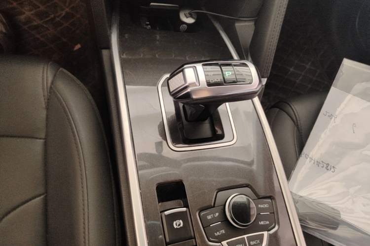 Used Haval H6 2019 Sport Edition 1.5T Automatic Two-Wheel Drive Elite Model China VI Gear Lever