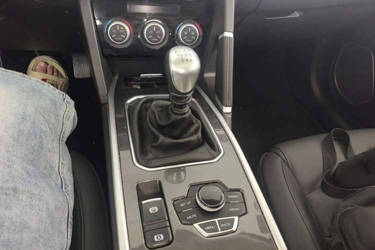Used Haval H6 2019 Sport Edition 1.5T Manual Two-Wheel Drive Elite Model China VI Standard Gear Lever