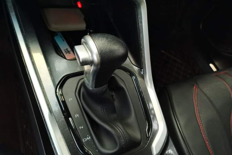 Used Haval H6 2019 Blue Label 2.0 GDIT Automatic Luxury Smart Connectivity Edition Gear Lever