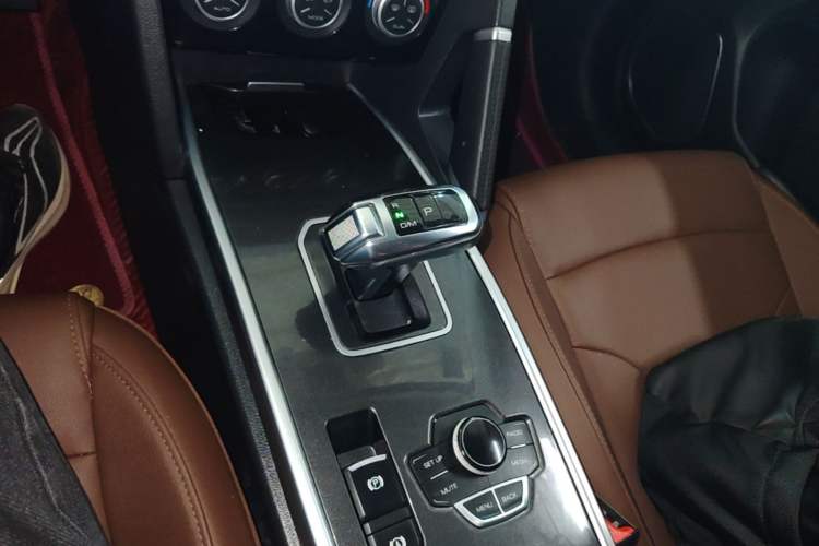Used Haval H6 2019 Sport Edition 1.5T Automatic Two-Wheel Drive Elite Model China VI Gear Lever