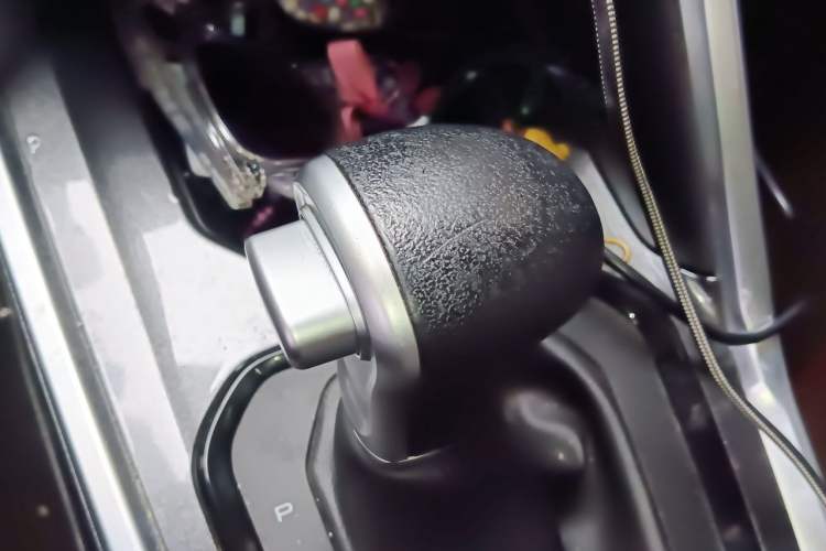 Used Haval H6 2019 1.5 GDIT Automatic Luxury Smart Connect Edition Emission Standard China V Gear Lever