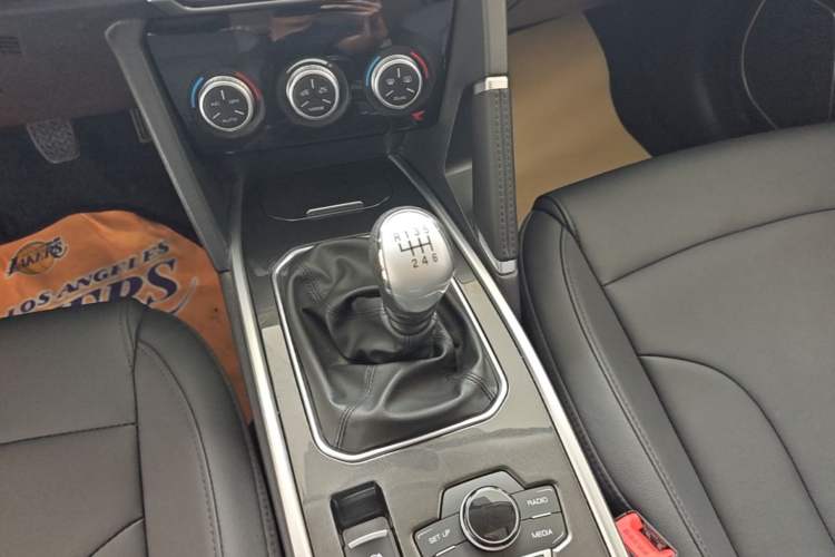 Used Haval H6 2019 Sport Edition 1.5T Manual Two-Wheel Drive Elite Model China VI Standard Gear Lever