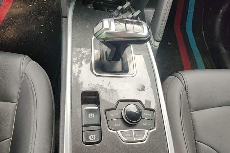 Used Haval H6 2019 Sport Edition 1.5T Automatic Two-Wheel Drive Elite Model China VI Gear Lever