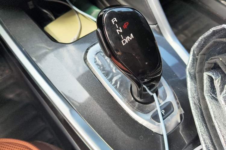 Used Haval H6 2019 1.5 GDIT Automatic Luxury Smart Connect Version China VI Standard Gear Lever