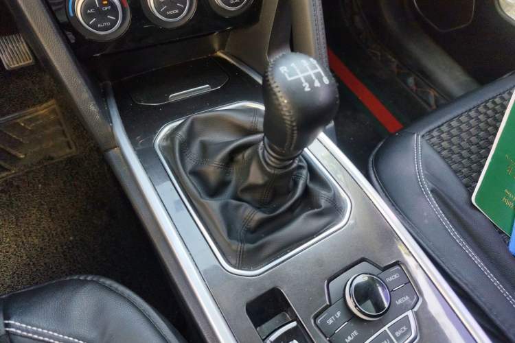Used Haval H6 2019 Sport Edition 1.5T Manual Two-Wheel Drive Elite Model China VI Standard Gear Lever