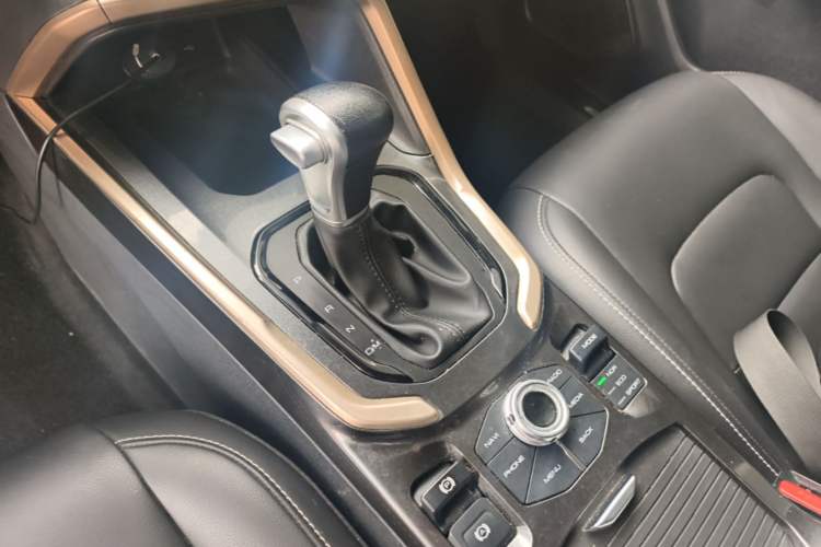 Used Haval H6 2019 Red Label 1.5 GDIT Automatic Luxury Smart Connectivity Edition Gear Lever