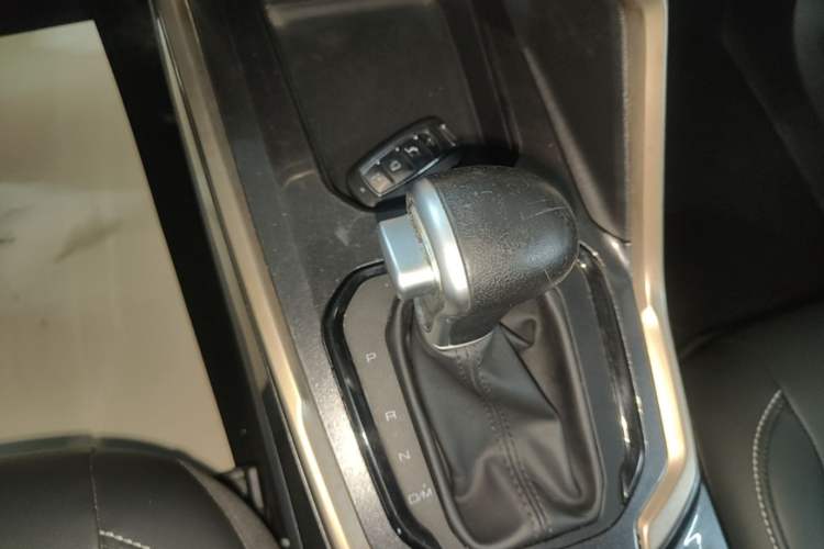 Used Haval H6 2019 Blue Label 1.5 GDIT Automatic Luxury Smart Connectivity Edition Gear Lever