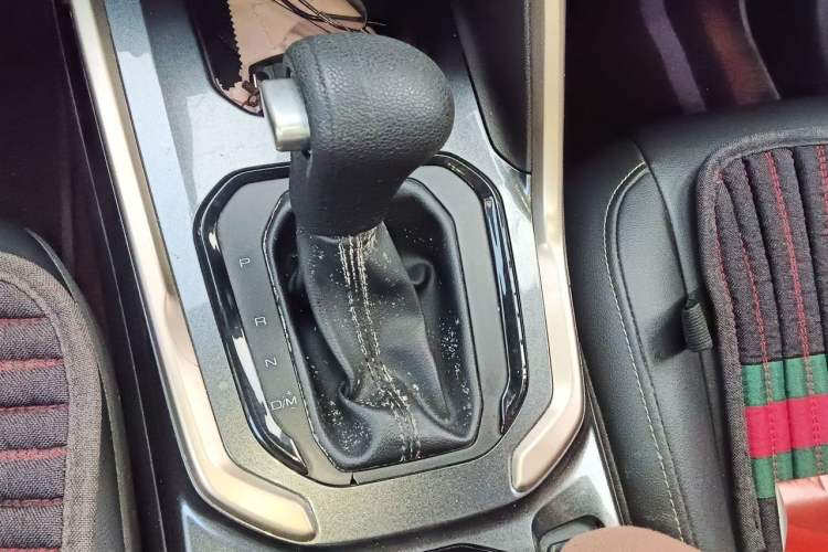 Used Haval H6 2019 Red Label 1.5 GDIT Automatic Champion Edition Gear Lever