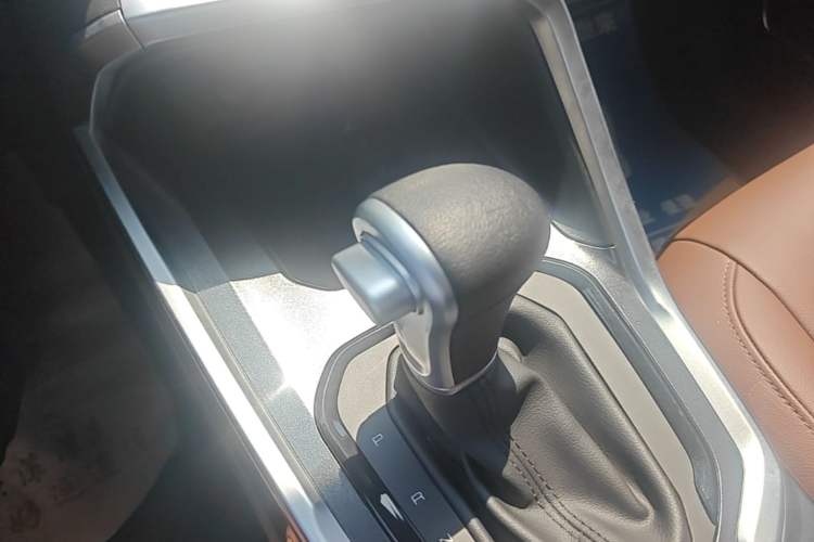 Used Haval H6 2019 1.5 GDIT Automatic Luxury Smart Connect Edition Emission Standard China V Gear Lever