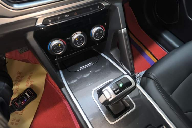 Used Haval H6 2019 Sport Edition 1.5T Automatic Two-Wheel Drive Elite Model China VI Gear Lever