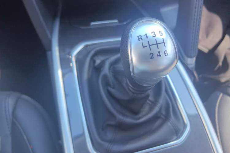 Used Haval H6 2019 Sport Edition 1.5T Manual Two-Wheel Drive Elite Model China VI Standard Gear Lever