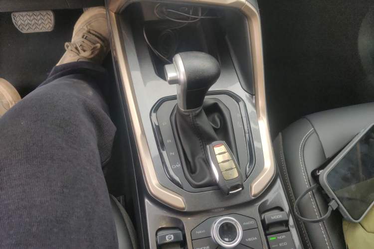 Used Haval H6 2019 2.0 GDIT Automatic Luxury Smart Connectivity Version China V Standard Gear Lever