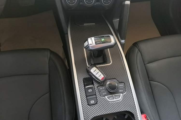 Used Haval H6 2019 Sport Edition 1.5T Automatic Two-Wheel Drive Elite Model China VI Gear Lever