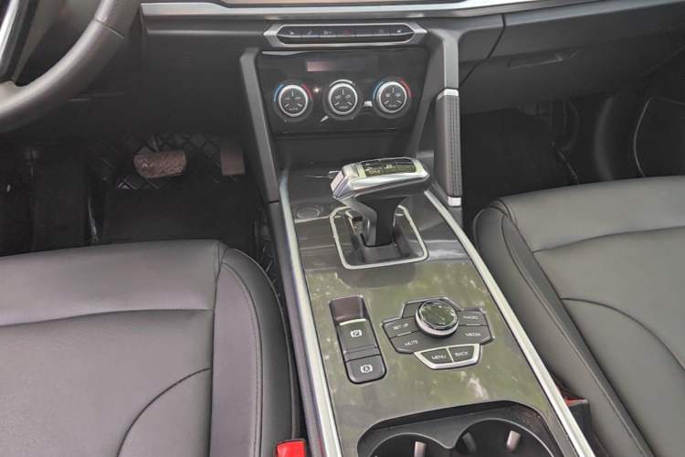 Used Haval H6 2019 Sport Edition 1.5T Automatic Two-Wheel Drive Elite Model China VI Gear Lever