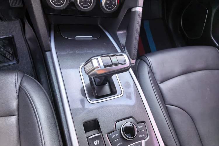 Used Haval H6 2019 Sport Edition 1.5T Automatic Two-Wheel Drive Elite Model China VI Gear Lever