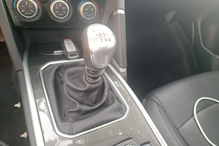 Used Haval H6 2019 Sport Edition 1.5T Manual Two-Wheel Drive Elite Model China VI Standard Gear Lever