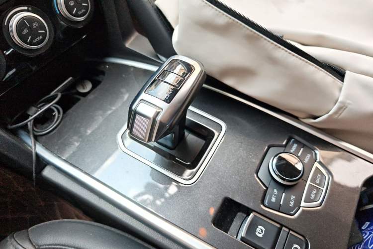 Used Haval H6 2019 Sport Edition 1.5T Automatic Two-Wheel Drive Elite Model China VI Gear Lever