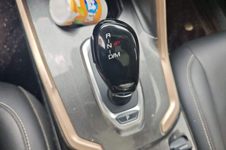 Used Haval H6 2019 1.5 GDIT Automatic Luxury Smart Connect Version China VI Standard Gear Lever