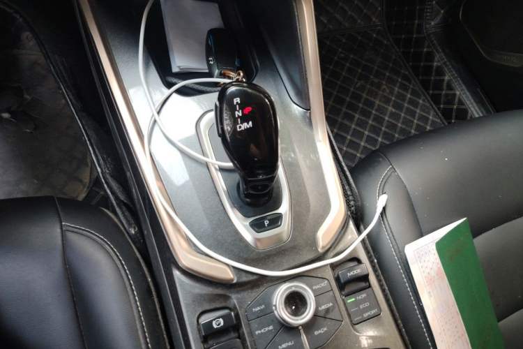 Used Haval H6 2019 1.5 GDIT Automatic Luxury Smart Connect Version China VI Standard Gear Lever