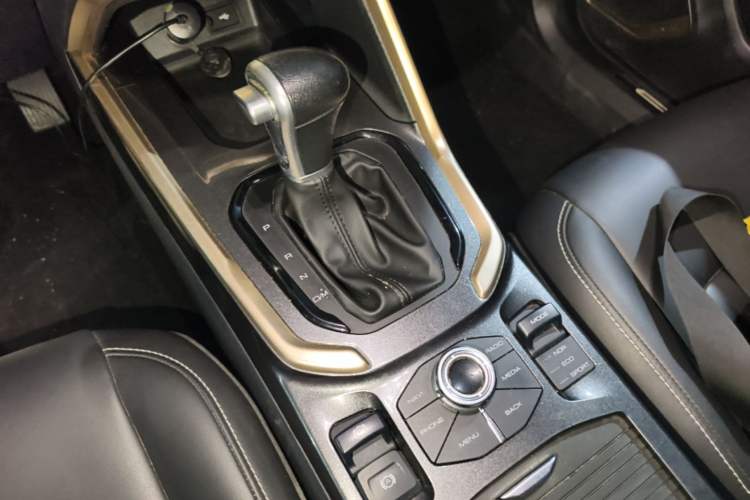 Used Haval H6 2019 Red Label 1.5 GDIT Automatic Luxury Smart Connectivity Edition Gear Lever