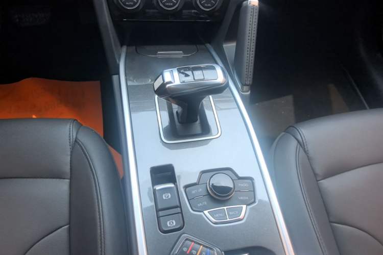 Used Haval H6 2019 Sport Edition 1.5T Automatic Two-Wheel Drive Elite Model China VI Gear Lever