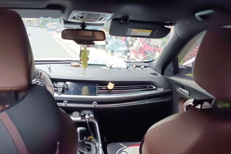 Used Haval H6 2019 1.5 GDIT Automatic Luxury Smart Connect Edition Emission Standard China V Headliner