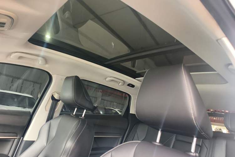 Used Haval H6 2019 Red Label 1.5 GDIT Automatic Luxury Smart Connectivity Edition Headliner