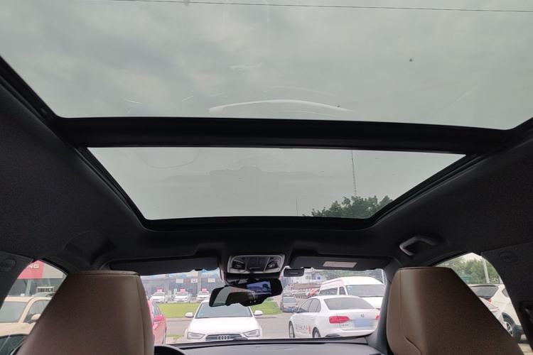 Used Haval H6 2019 Blue Label 1.5 GDIT Automatic Luxury Smart Connectivity Edition Headliner