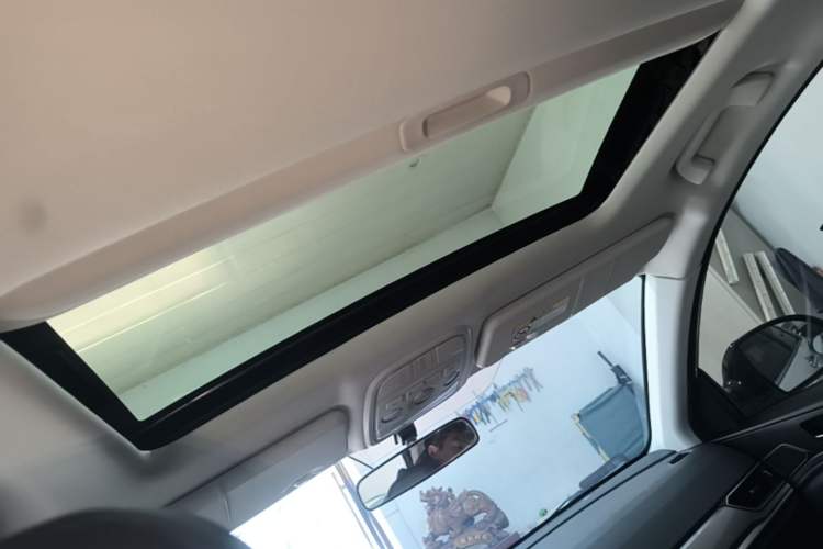 Used Haval H6 2019 Sport Edition 1.5T Automatic Two-Wheel Drive Elite Model China VI Headliner