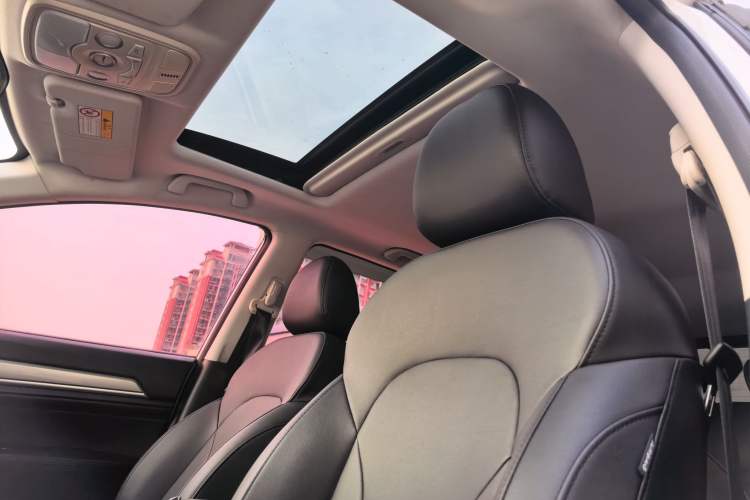 Used Haval H6 2019 Sport Edition 1.5T Automatic Two-Wheel Drive Elite Model China VI Headliner