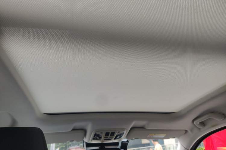 Used Haval H6 2019 1.5 GDIT Automatic Luxury Smart Connect Version China VI Standard Headliner
