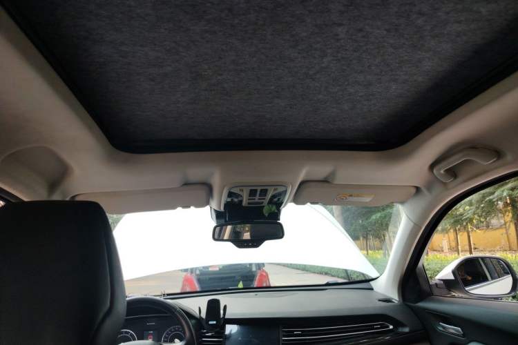 Used Haval H6 2019 1.5 GDIT Automatic Luxury Smart Connect Version China VI Standard Headliner