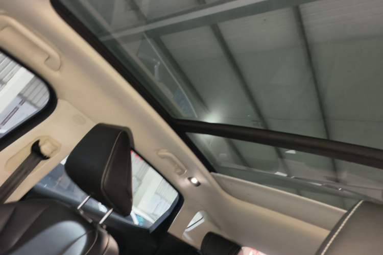 Used Haval H6 2019 Red Label 1.5 GDIT Automatic Luxury Smart Connectivity Edition Headliner