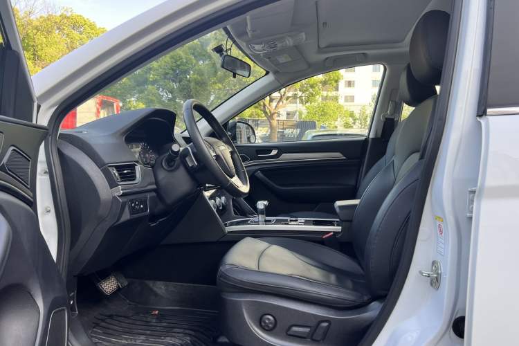 Used Haval H6 2019 Sport Edition 1.5T Automatic Two-Wheel Drive Elite Model China VI Interior 1