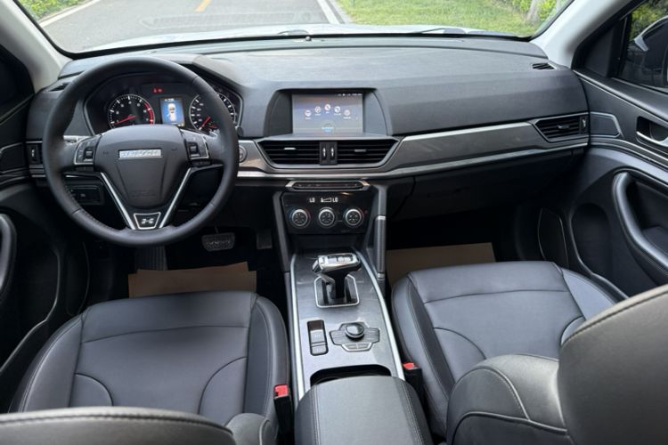 Used Haval H6 2019 Sport Edition 1.5T Automatic Two-Wheel Drive Elite Model China VI Interior 2