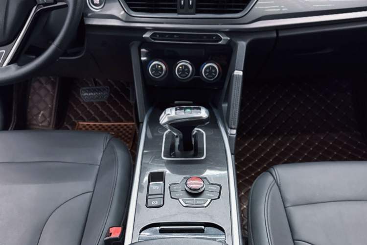 Used Haval H6 2019 Sport Edition 1.5T Automatic Two-Wheel Drive Elite Model China VI Interior 2