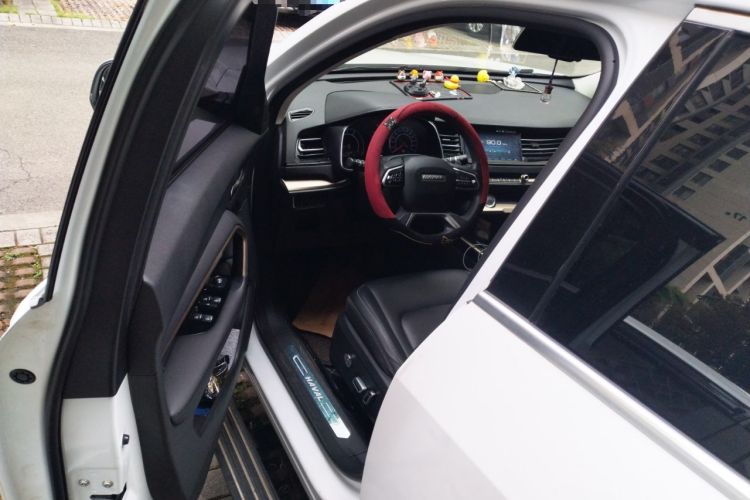 Used Haval H6 2019 1.5 GDIT Automatic Luxury Smart Connect Version China VI Standard Interior 3