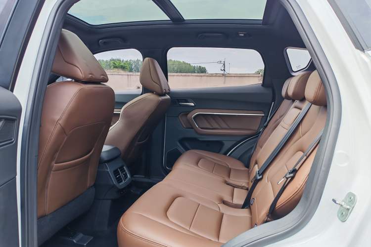 Used Haval H6 2019 1.5 GDIT Automatic Luxury Smart Connect Edition Emission Standard China V Interior 3