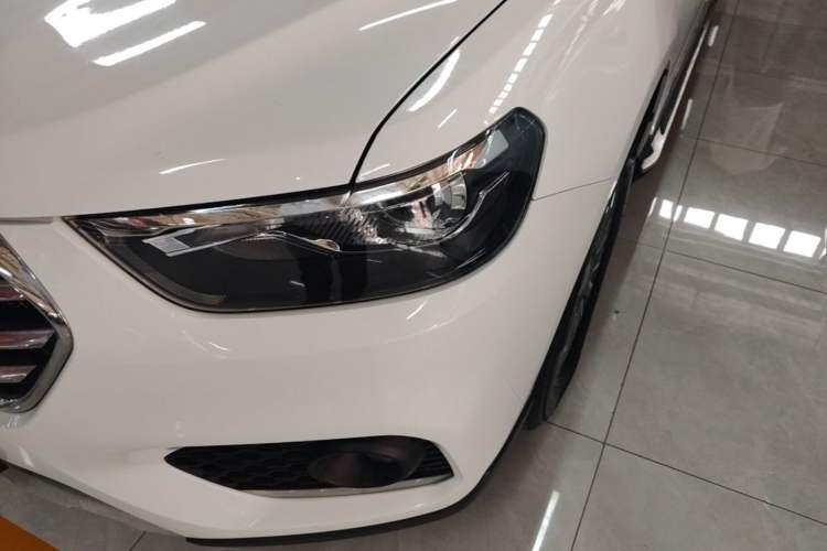 Used Haval H6 2019 Sport Edition 1.5T Automatic Two-Wheel Drive Elite Model China VI Left Front Headlight