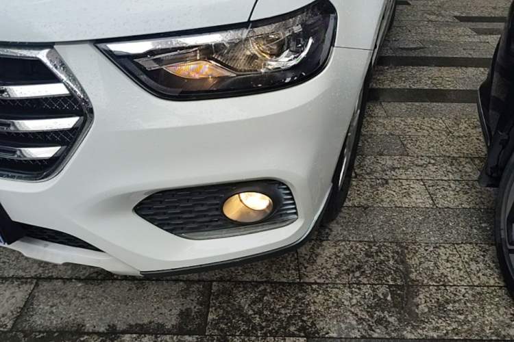 Used Haval H6 2019 Sport Edition 1.5T Automatic Two-Wheel Drive Elite Model China VI Left Front Headlight