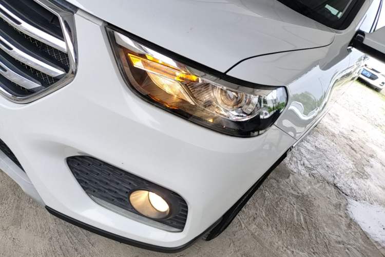 Used Haval H6 2019 Sport Edition 1.5T Automatic Two-Wheel Drive Elite Model China VI Left Front Headlight