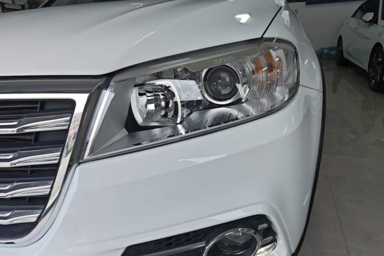 Used Haval H6 2019 Sport Edition 1.5T Automatic Two-Wheel Drive Elite Model China VI Left Front Headlight