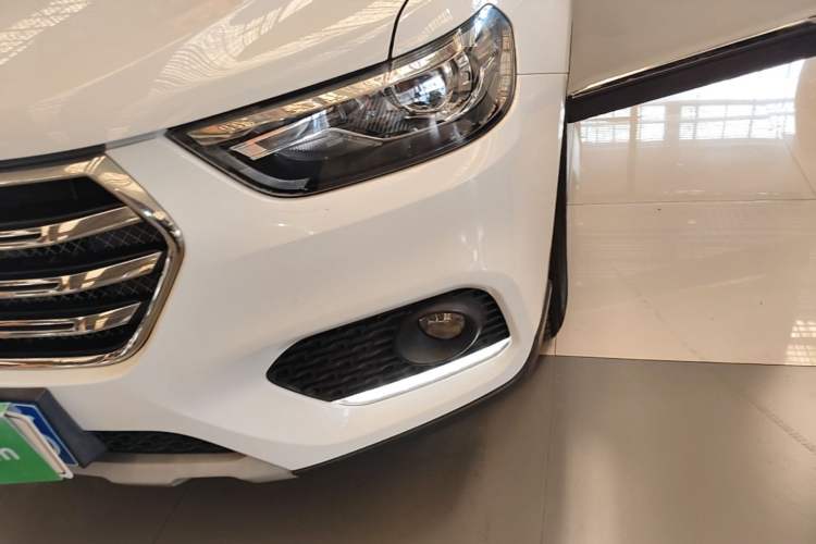 Used Haval H6 2019 Sport Edition 1.5T Automatic Two-Wheel Drive Elite Model China VI Left Front Headlight