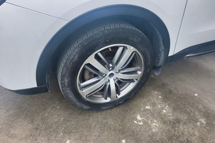 Used Haval H6 2019 Red Label 1.5 GDIT Automatic Luxury Smart Connectivity Edition Left Front Wheel Hub