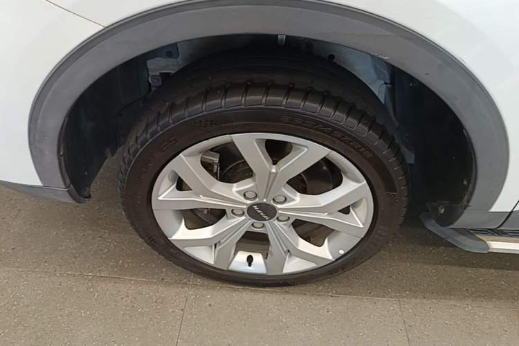 Used Haval H6 2019 1.5 GDIT Automatic Champion Edition China V Standard Left Front Wheel Hub