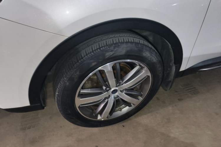 Used Haval H6 2019 Red Label 1.5 GDIT Automatic Luxury Smart Connectivity Edition Left Front Wheel Hub