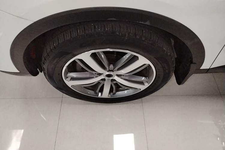 Used Haval H6 2019 Red Label 1.5 GDIT Automatic Luxury Smart Connectivity Edition Left Front Wheel Hub